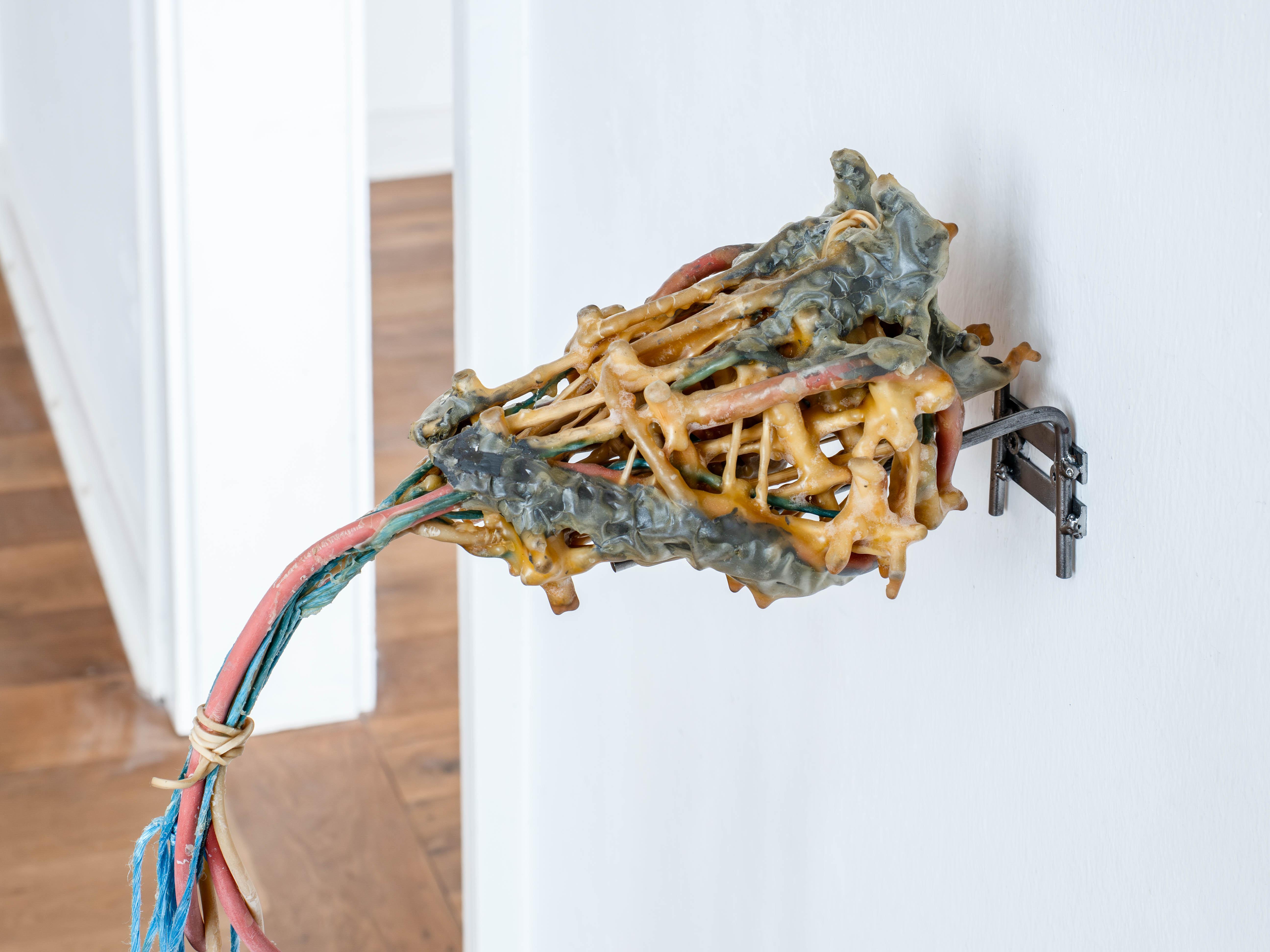 Roy Köhnke Brains #1 (Brain Series), 2023, latex tube, natural rubber, bee wax, PP agricultural twine, natural twine, bamboo stick, plastilin, 19,5 x 18 x 11,5 cm  | CAPC Bordeaux, CRMBM, Marseille, DRAC IDF © Adagp, Paris, 2026