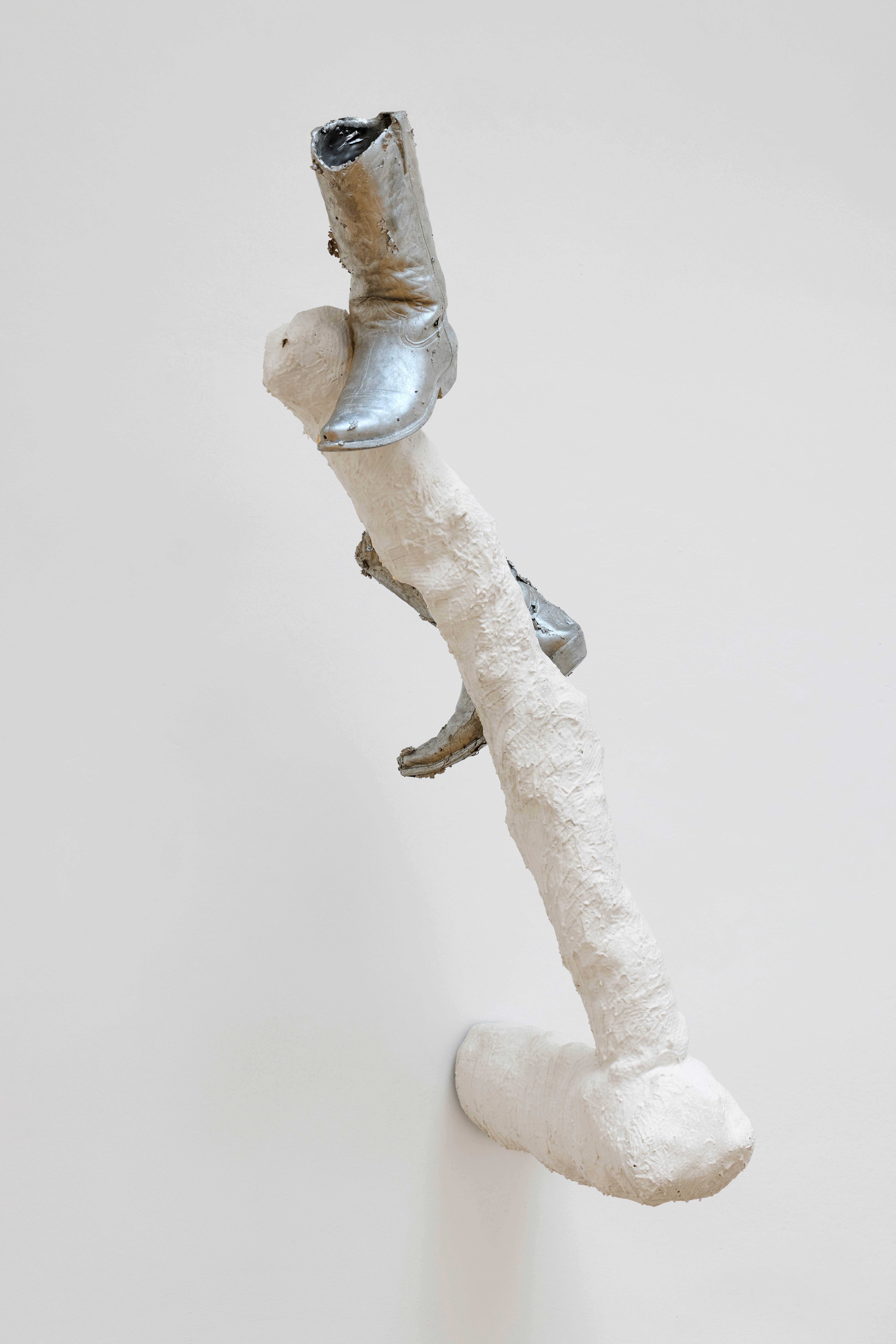 Bernhard Buff „ Walkin the Ast“, 2026, Aluminium glass, steel, Kaupo, 100 x 100 x 35 cm