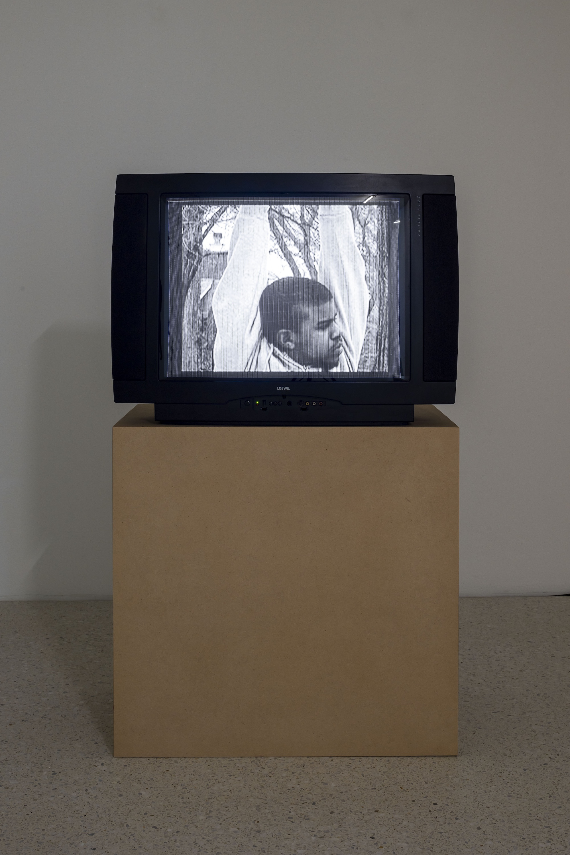 Steffani Jemison, Untitled (Broken Fall), 2008, Courtesy the artist and Consonni Radziszewski (Lisbon, Milan, Warsaw), Annet Gelink (Amsterdam) and Greene Naftali (New York), Photo: Thorsten Arendt