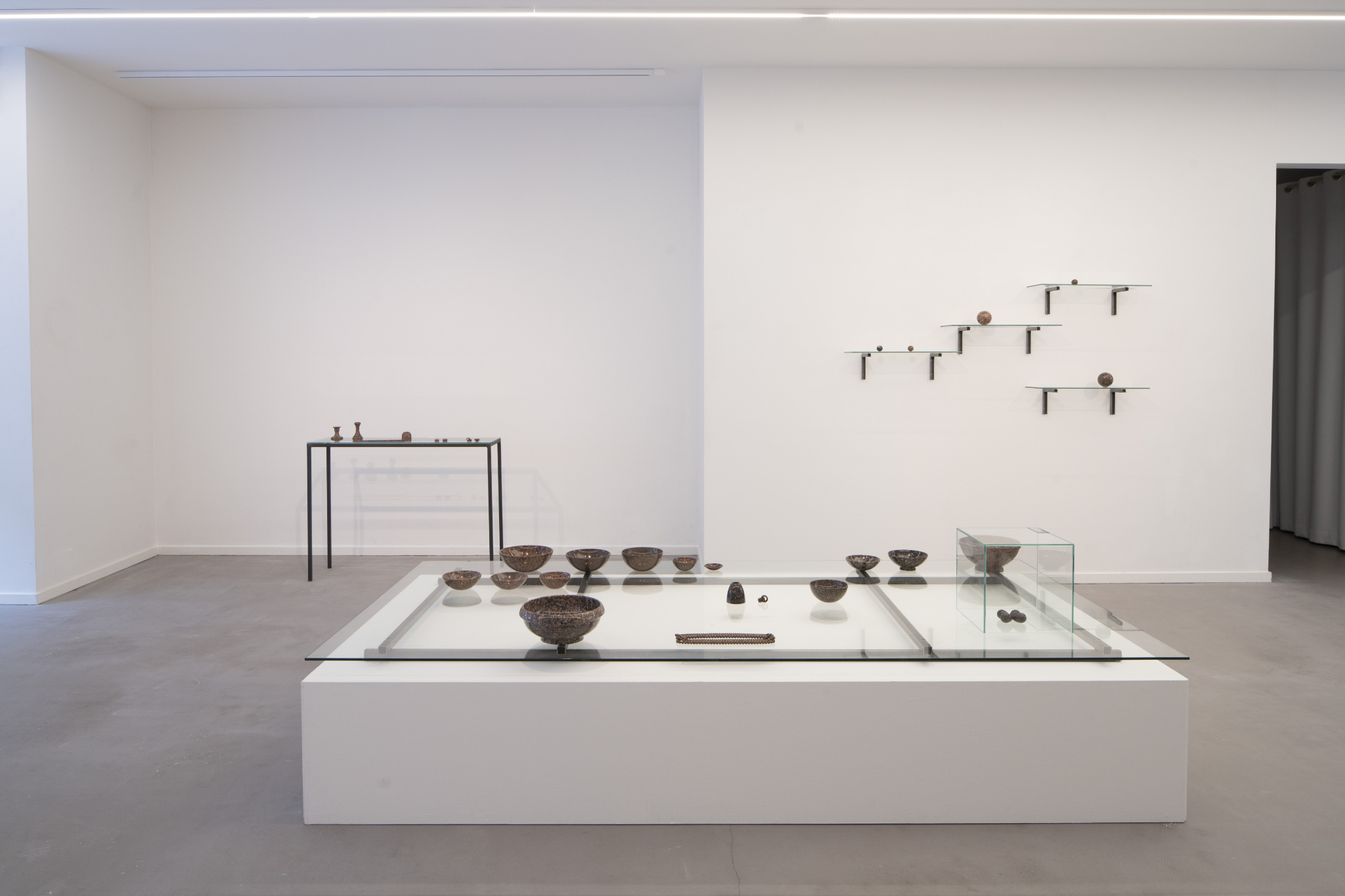 Johnny Juthman, objects from granite and porphyry