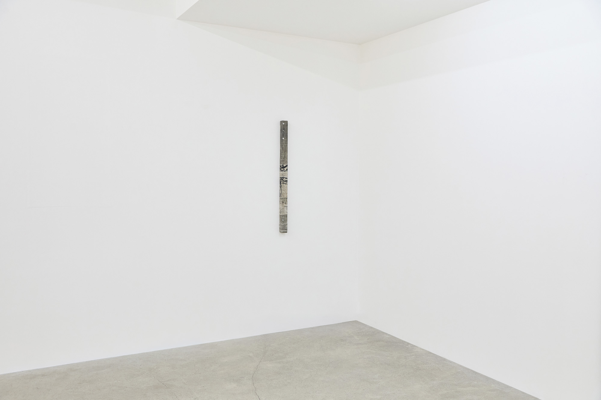 Inside Job (Ula Lucińska, Michał Knychaus), Whisp, 2025, screenprint on linen, spray paint, cotton, soy wax, 85 cm x 5 cm x 4 cm, CAPTION, Seoul, photo: Bokyoung Han