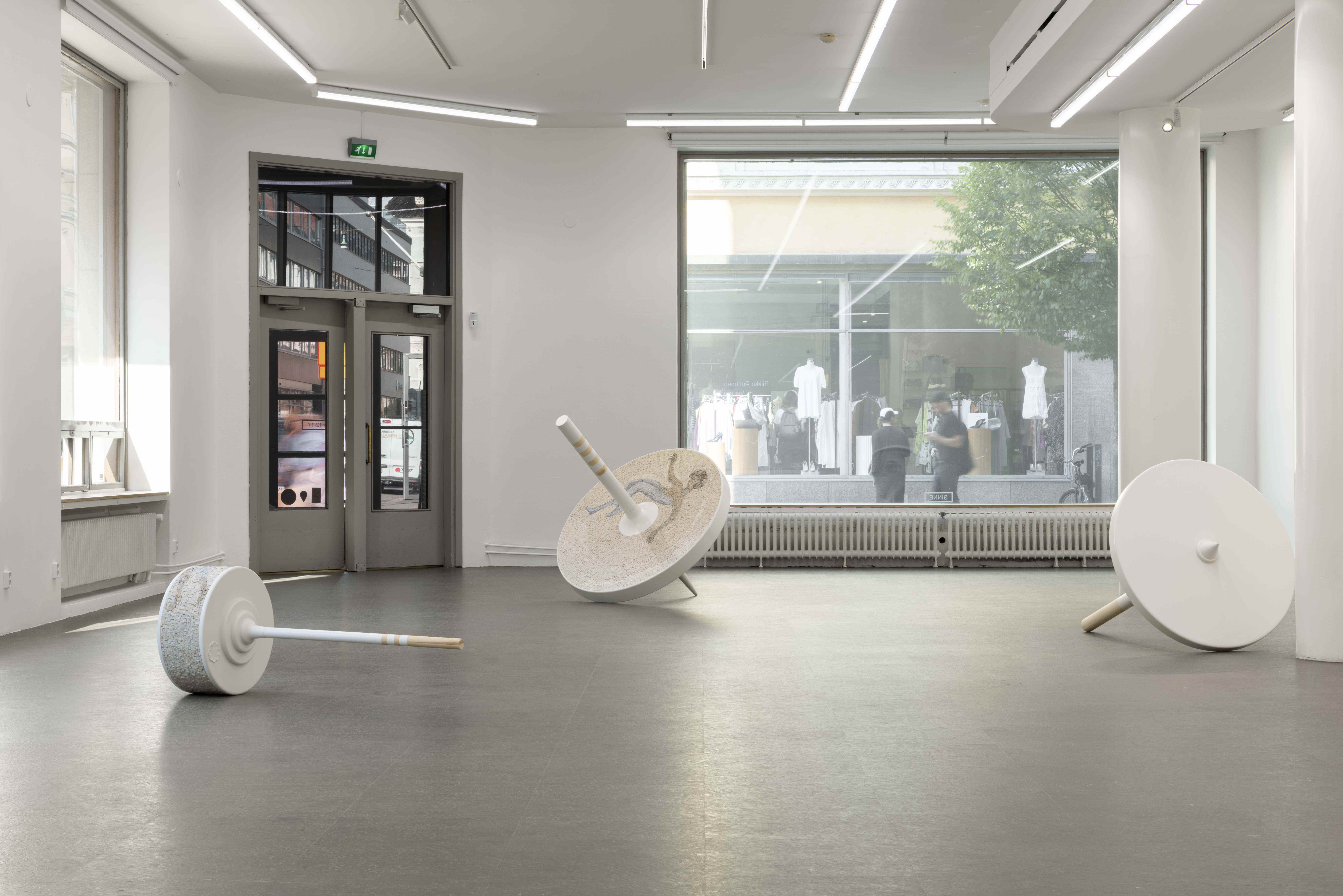 Overview of the exhibition Vertere by Riikka Anttonen at Sinne Gallery