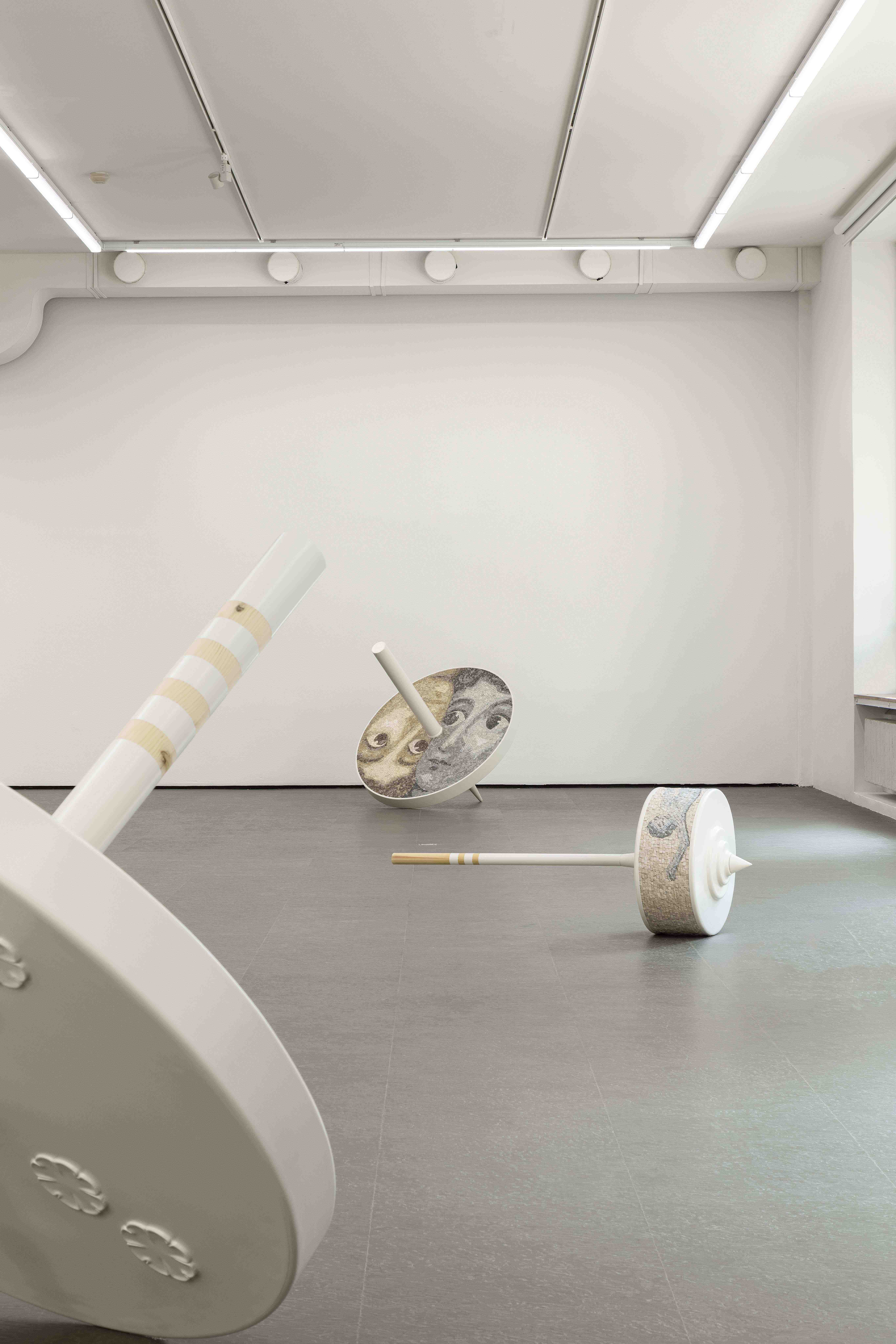 Overview of the exhibition Vertere by Riikka Anttonen at Sinne Gallery