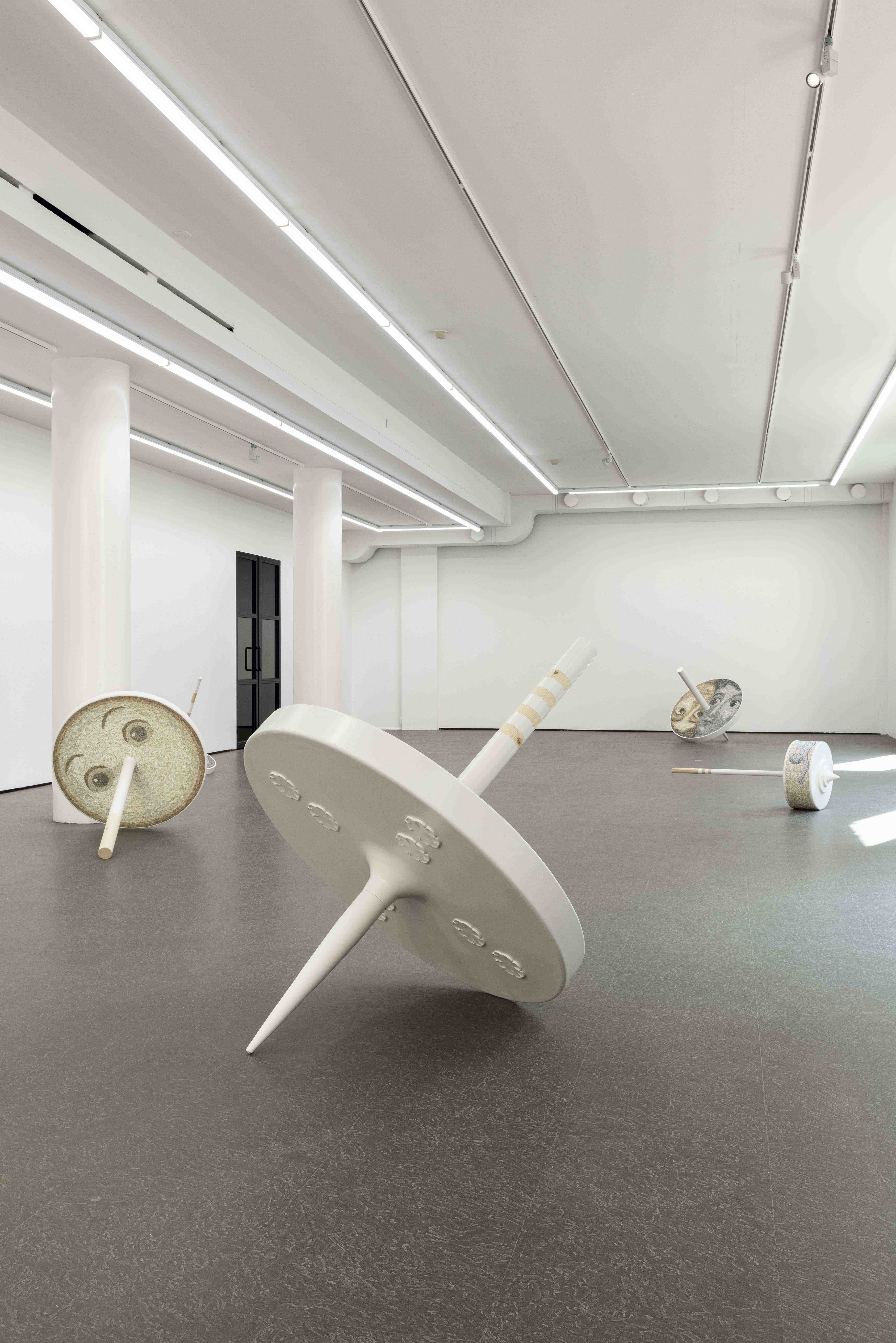 Overview of the exhibition Vertere by Riikka Anttonen at Sinne Gallery