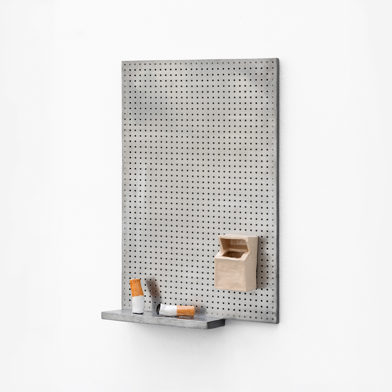 Hauck Plümpe, Rauchstation (2), 2026, metal, ceramics, glaze, 70,5 x 44,2 x 13,3 cm