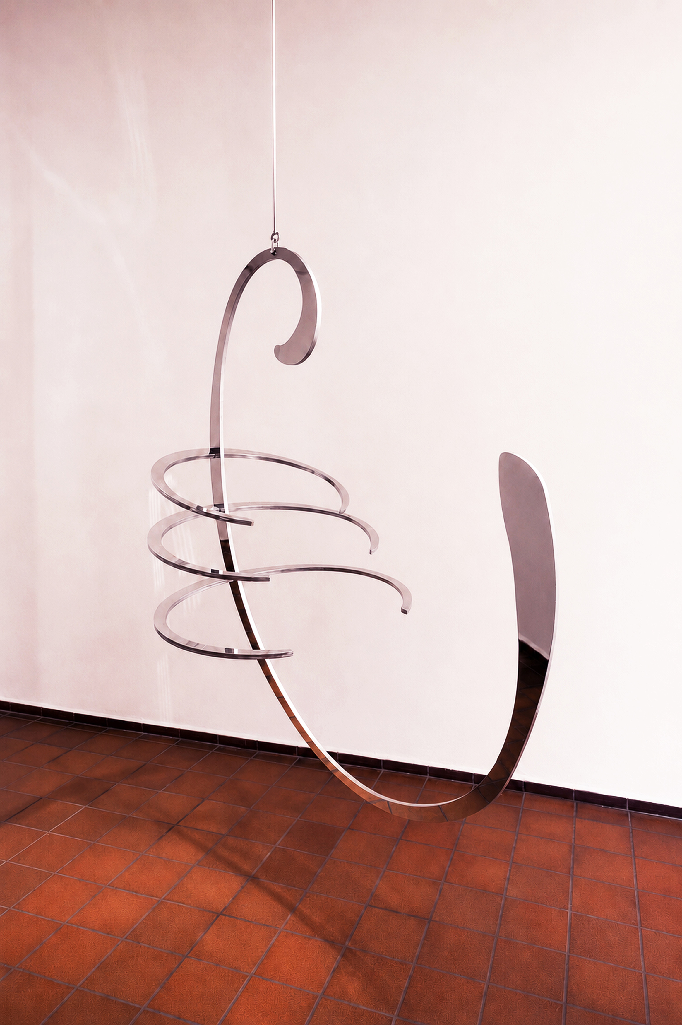 Rückgrat, 2026, Mirror on Dibond, steel, 160 x 90 x 100 cm