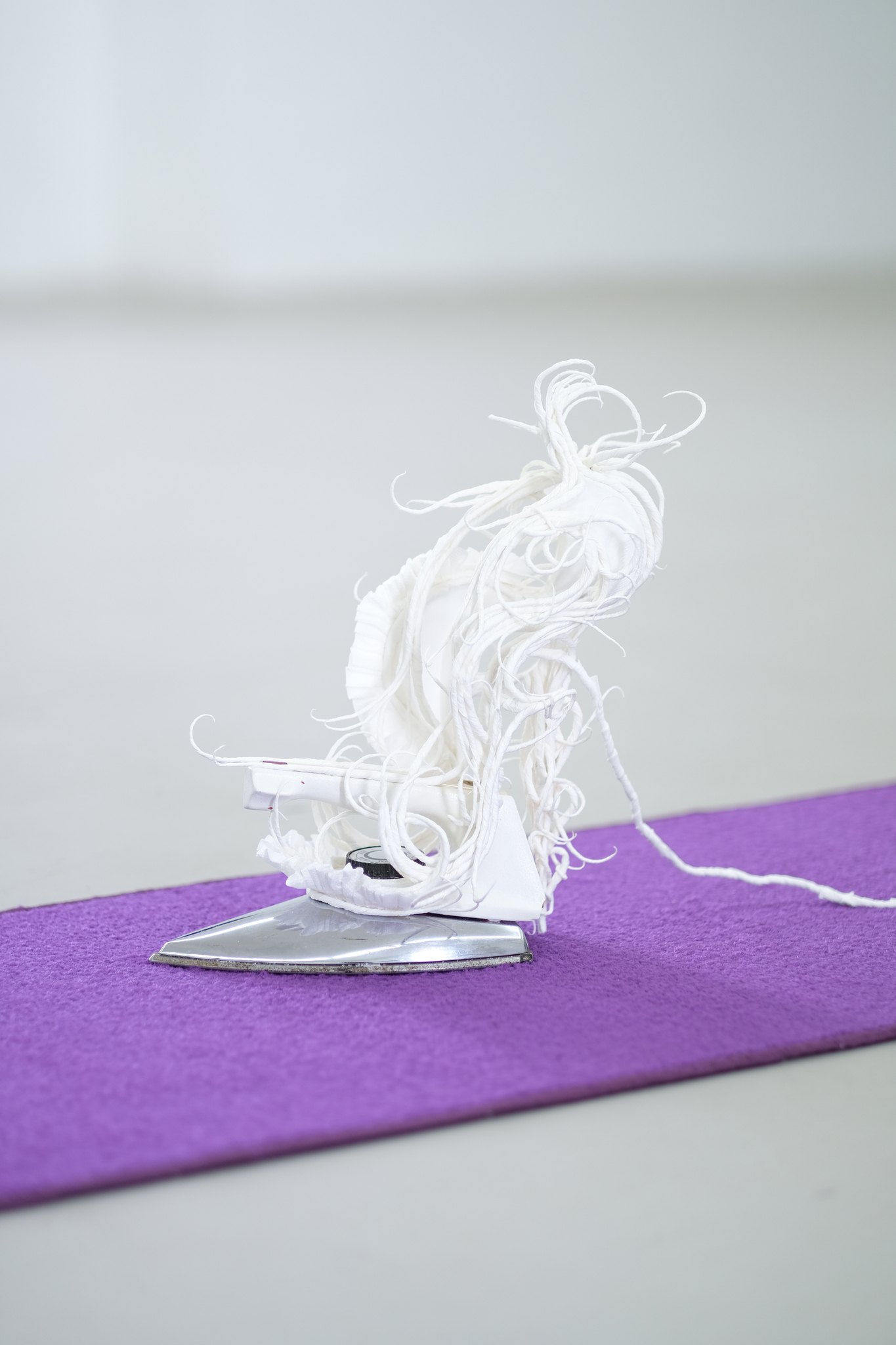 Pavol Godiška, Tissue stilletos, 2025
