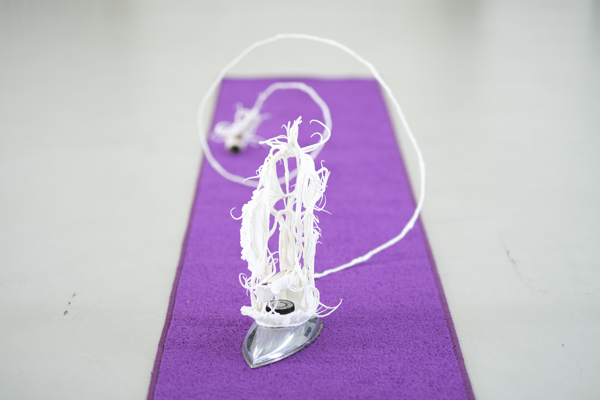 Pavol Godiška, Tissue stilletos, 2025