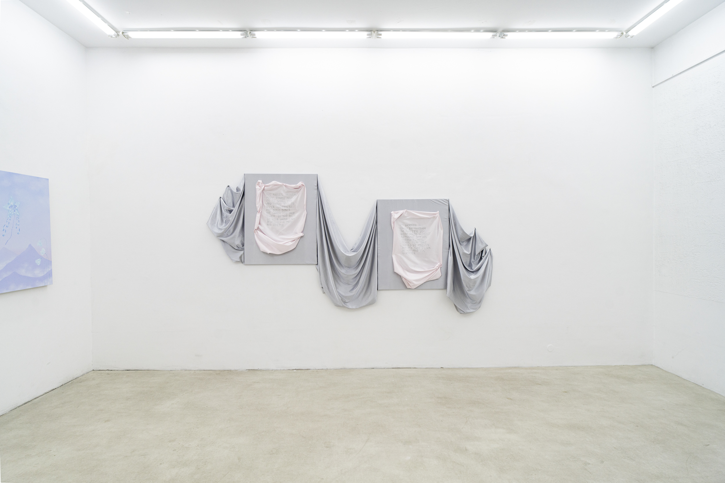 Exhibition view, Glimmer, photo: Michał Maliński, courtesy of Jak Zapomnieć gallery.