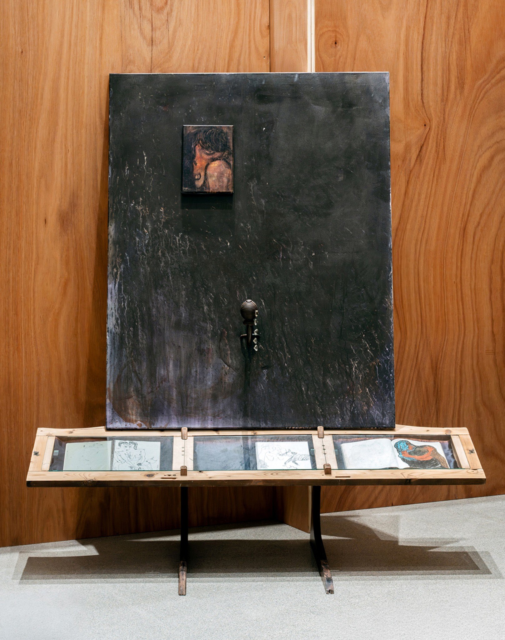  Jessy Razafimandimby, Vif d'autrefois, 2026, acrylic on canvas, found objects, 125 x 100 x 29.5 cm, unique
