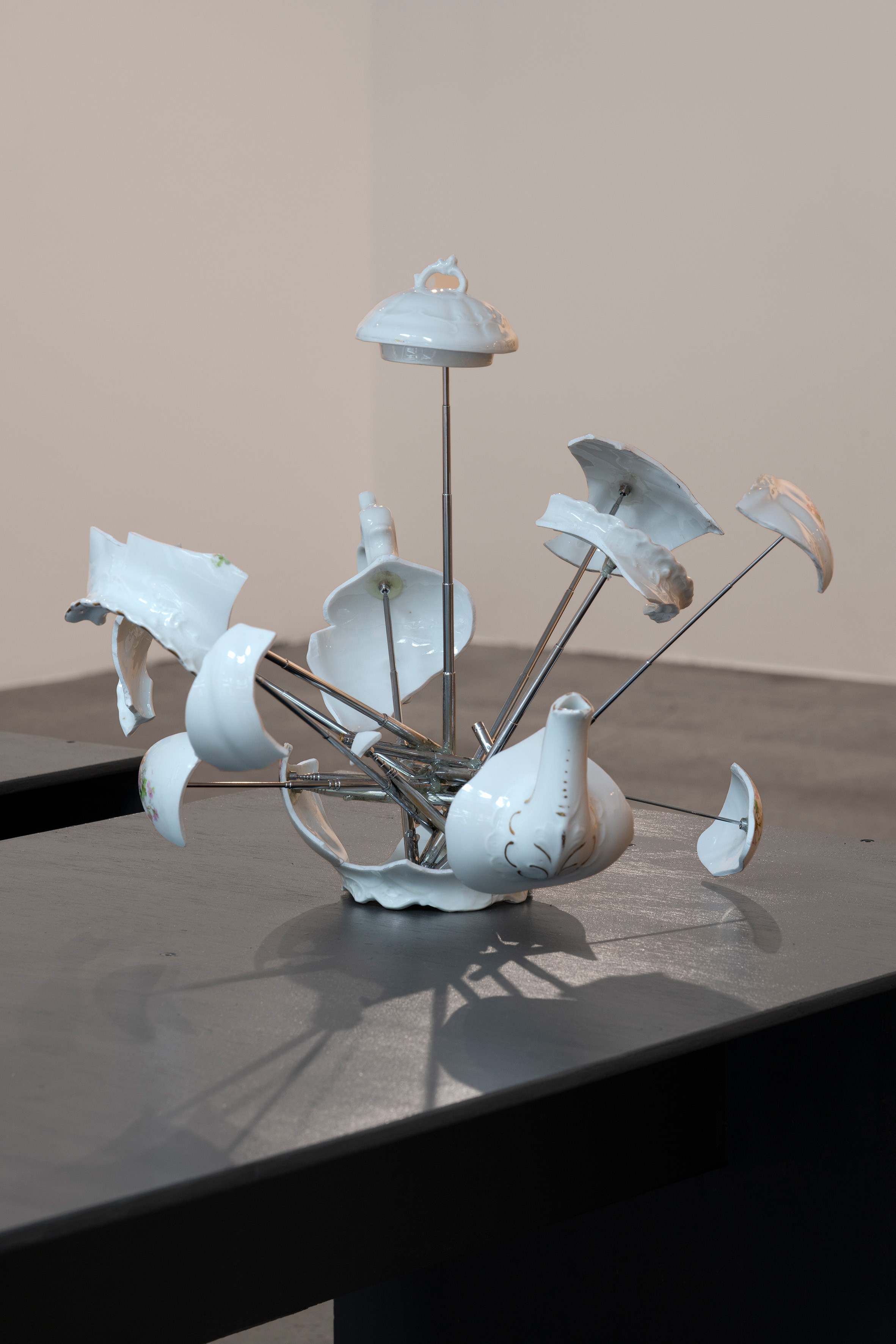 Pavla Sceranková, Yes or No (teapot), 2026, teapot, radio antennas, 30 × 40 × 40 cm (variable)