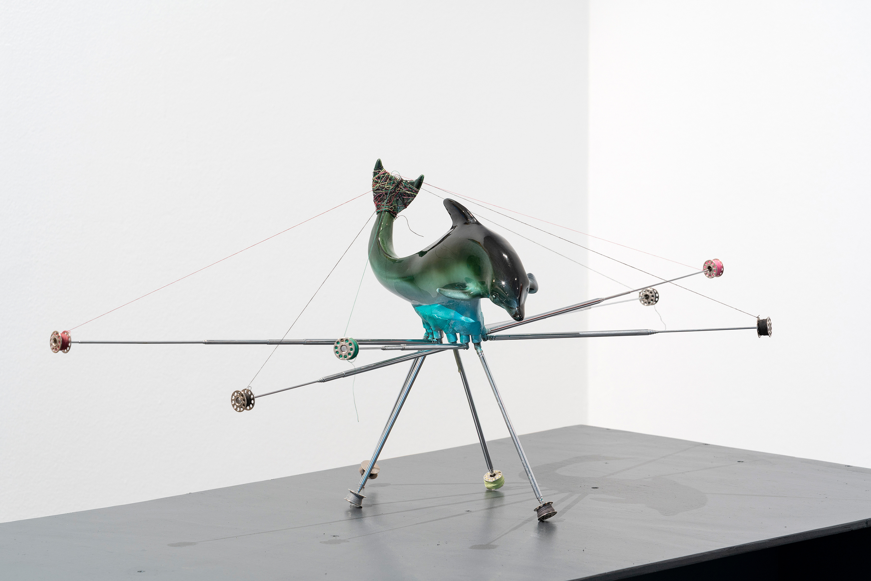 Pavla Sceranková, Dolphin, 2018, ceramics, thread, radio antennas, 35 × 35 × 80 cm