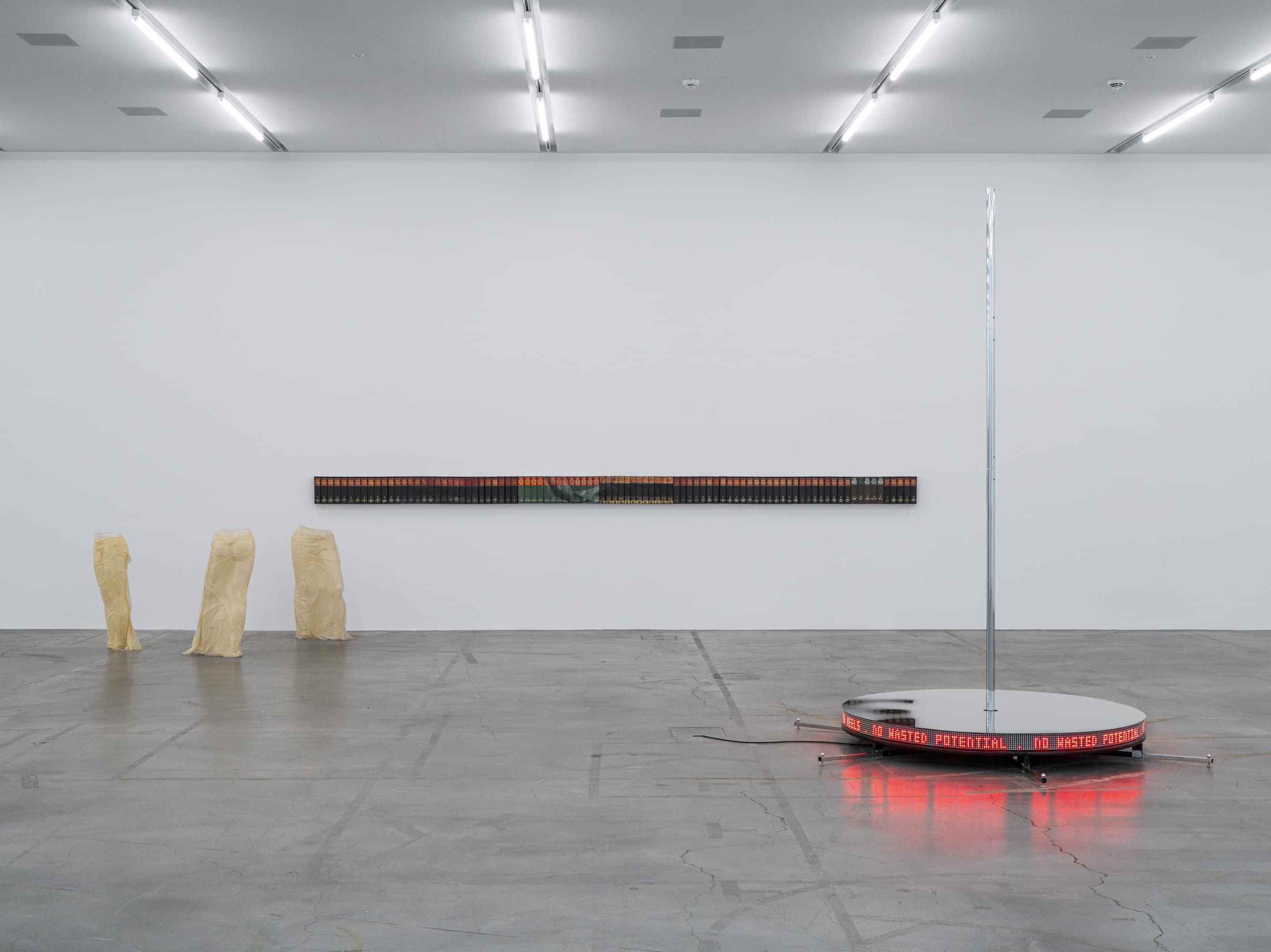 Exhibition view Sammlung &: Sylvie Fleury Shamiran Istifan, She-Devils on Wheels Angels on Heels, Migros Museum für Gegenwartskunst, 2026, © Shamiran Istifan. Photo: Studio Stucky.