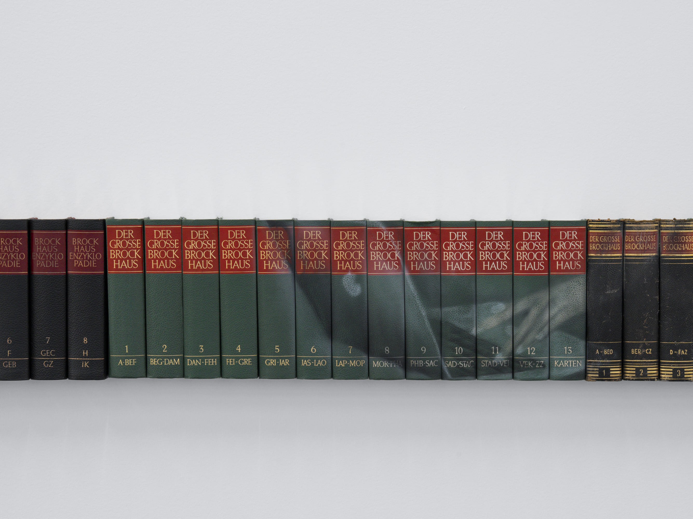 Exhibition view Sammlung &: Sylvie Fleury Shamiran Istifan, She-Devils on Wheels Angels on Heels, Migros Museum für Gegenwartskunst, 2026. Shamiran Istifan, Atlas of a Phantom I, 2026, © Shamiran Istifan. Photo: Studio Stucky.
