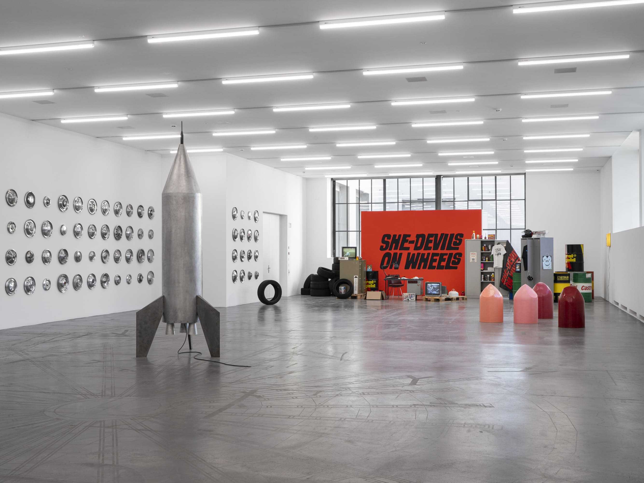 Exhibition view Sammlung &: Sylvie Fleury Shamiran Istifan, She-Devils on Wheels Angels on Heels, Migros Museum für Gegenwartskunst, 2026, © Sylvie Fleury. Photo: Studio Stucky.